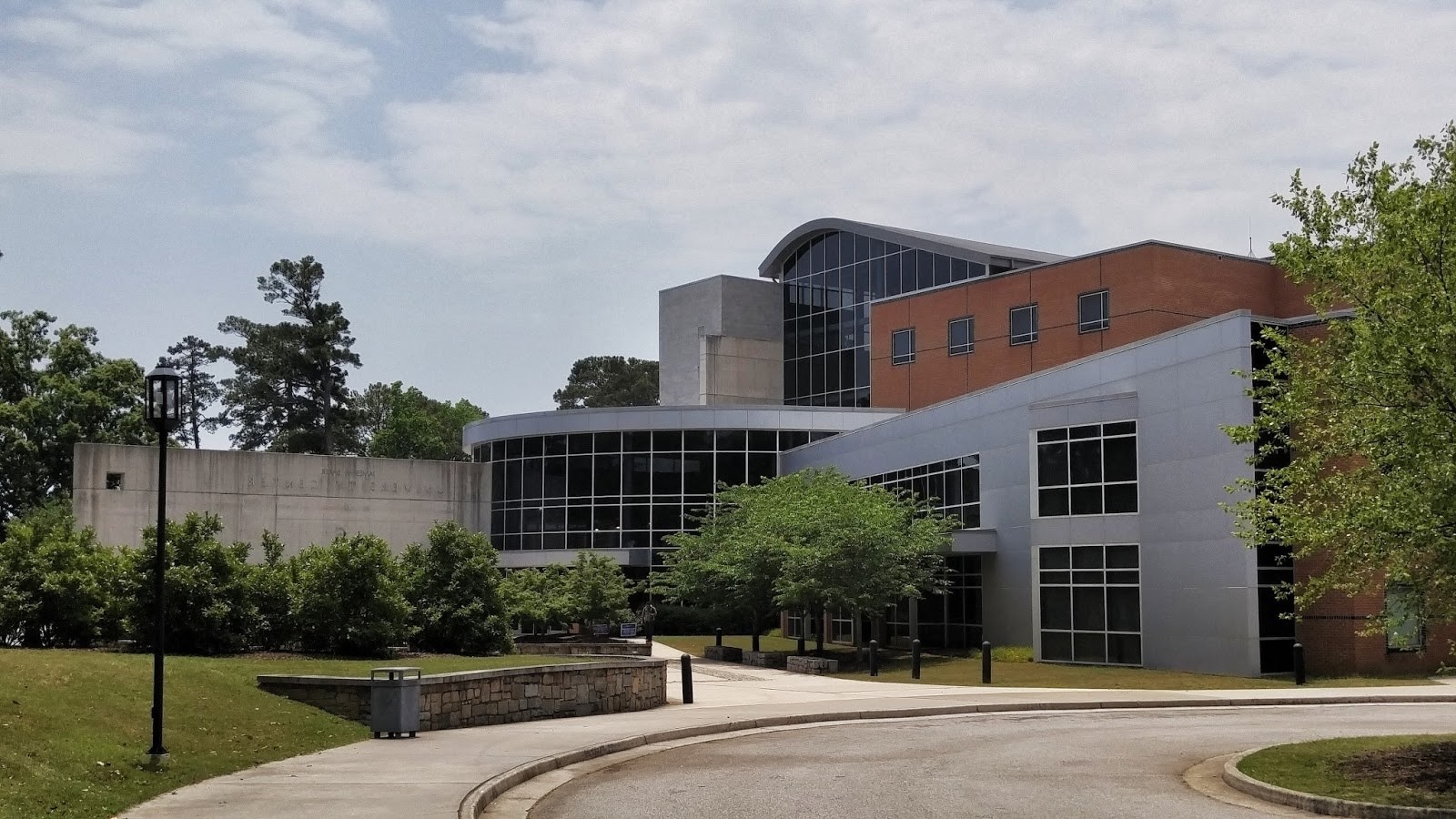 Picture of the student center building