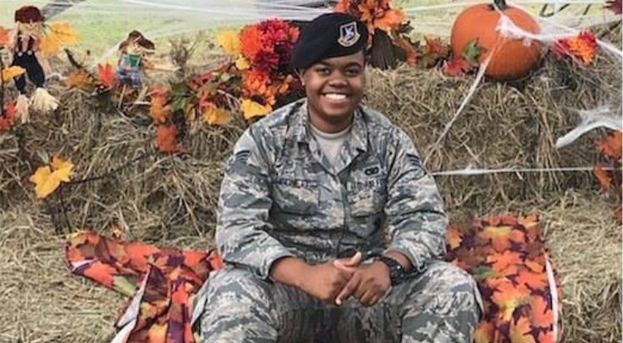 female-soldier-in-uniform